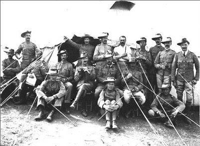 1900: BP mit seinen Offizieren aus: http://www.pinetreeweb.com